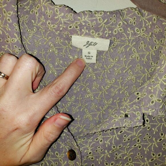 J JILL PURPLE GREEN EYELET BUTTON DOWN SIZE SMALL - Picture 1 of 6